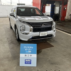 三菱・アウトランダー